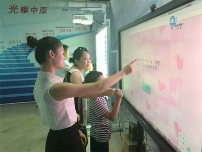 科技賦能教育新篇章 東方中原工程投影與交互式白板點亮鄂爾多斯中小學(xué)科技節(jié)